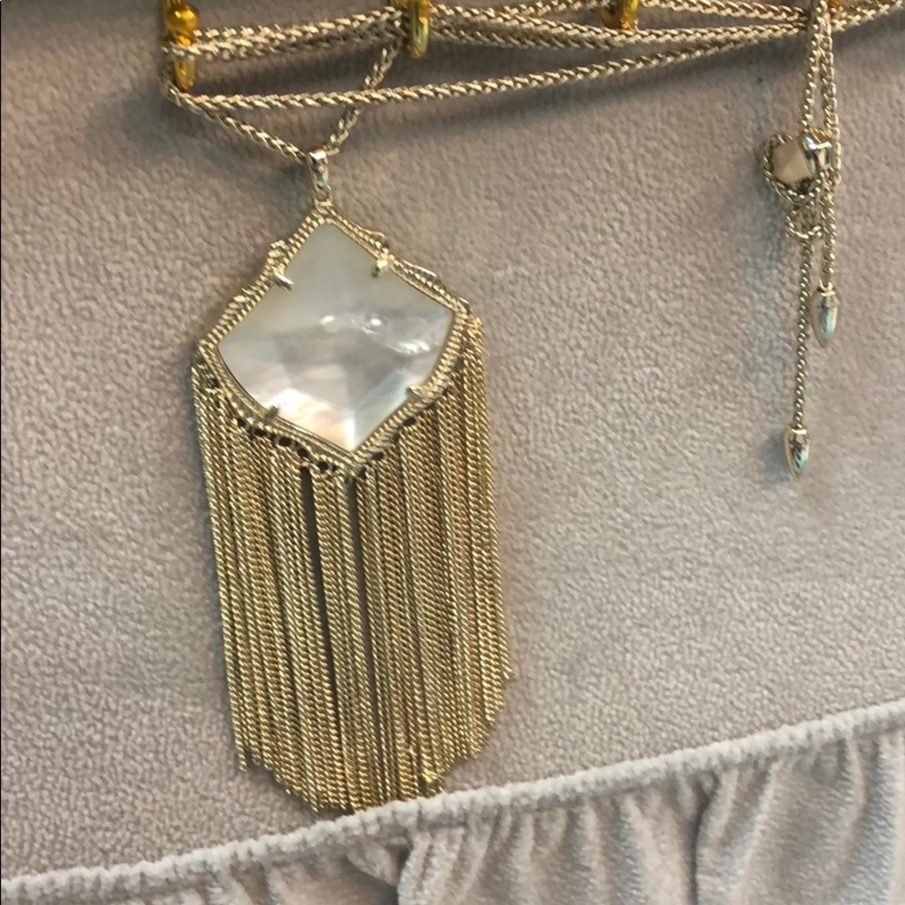 Kendra Scott necklace